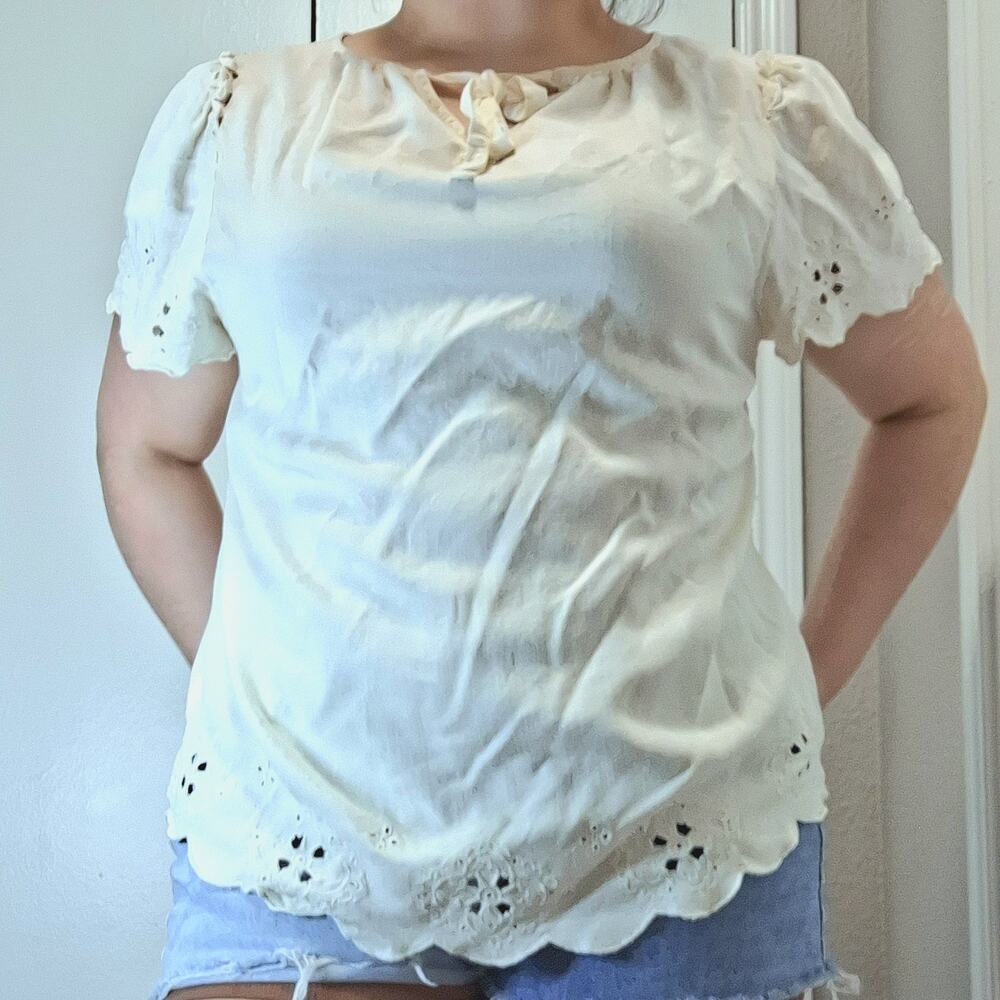 Lauren Conrad Cream Embroidered Eyelet Hem Blouse Size Large